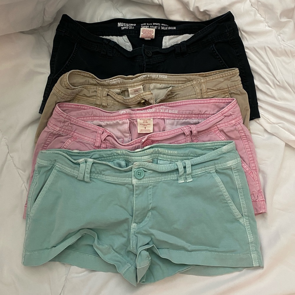 Mossimo Supply Co set of 4 of the same Shorts